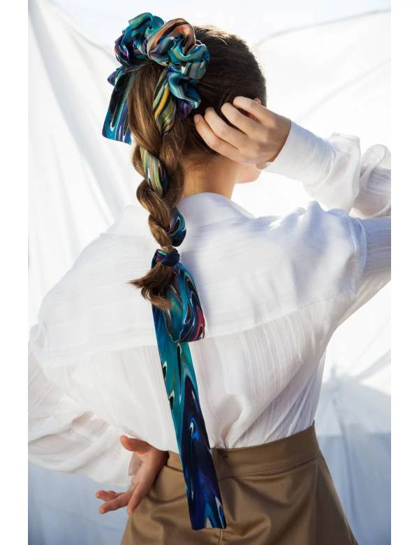 benefits of using silk scrunchies on your hair